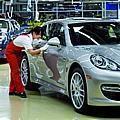 Im Porsche-Werk Leipzig wurde bereits der 10.000ste Panamera fertig gestellt. 